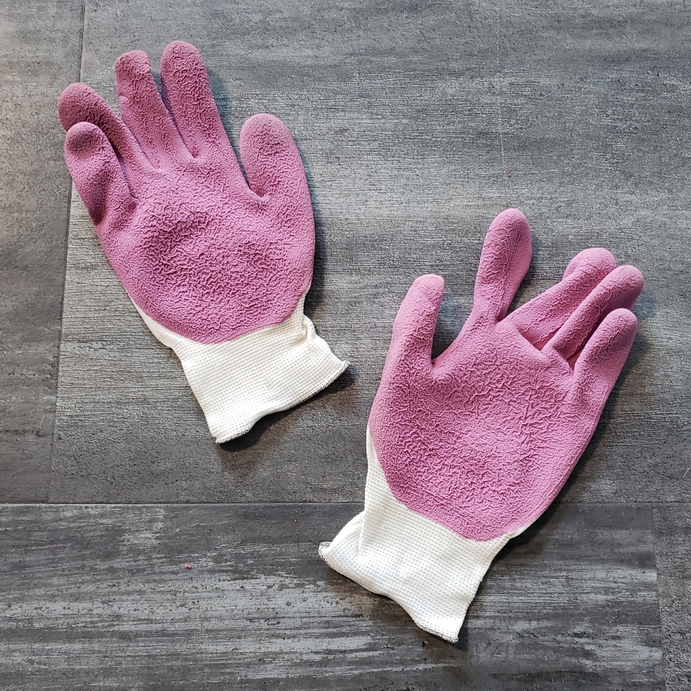 Magenta Cream Nitrile Grip Glove - Picture 2 of 3